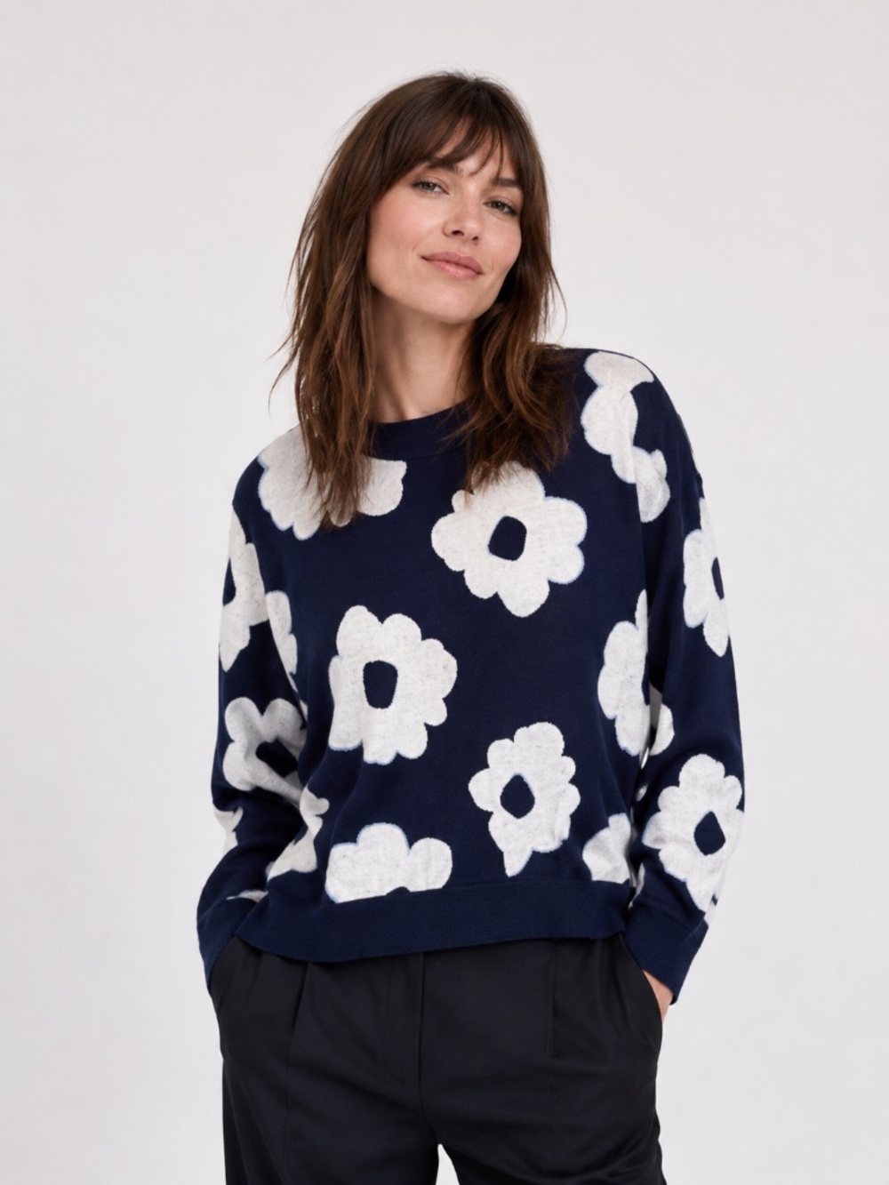 Simons Contemporaine floral navy sweater size large